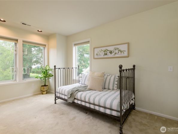 2650 W Newton Street, Seattle WA 98199