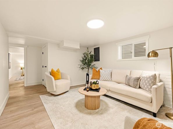 935 A NW 61st Street, Seattle WA 98107