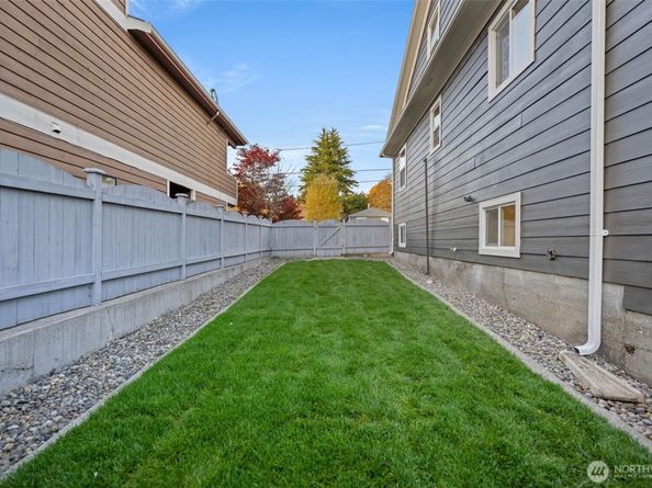 935 A NW 61st Street, Seattle WA 98107