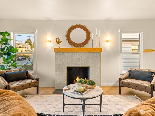 935 A NW 61st Street, Seattle WA 98107