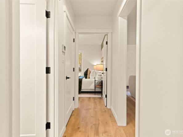 935 A NW 61st Street, Seattle WA 98107