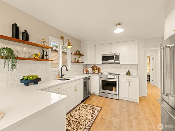 935 A NW 61st Street, Seattle WA 98107