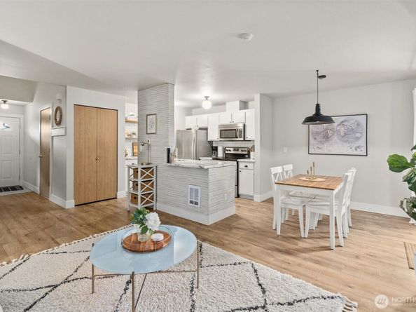 5010 168th Street C, Lynnwood WA 98037