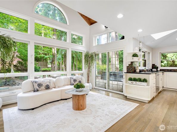 5265 140th Avenue NE, Bellevue WA 98005
