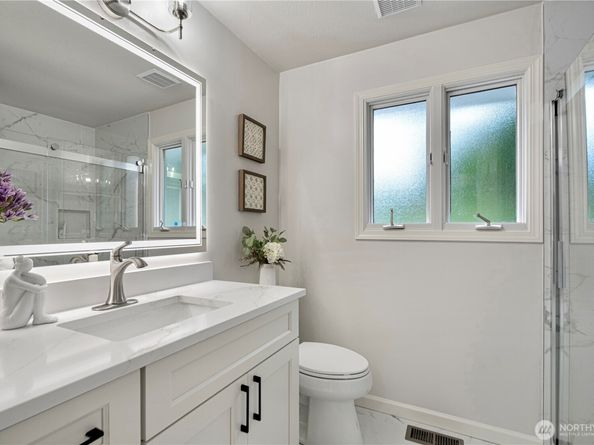 5265 140th Avenue NE, Bellevue WA 98005
