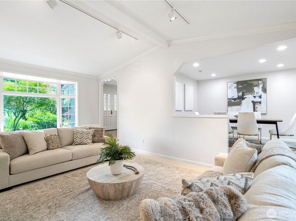 5265 140th Avenue NE, Bellevue WA 98005