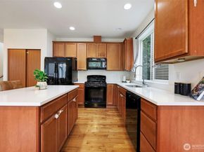 9913 1st Place W, Everett WA 98204