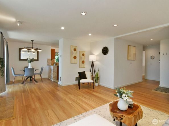 13021 SE 38th Street J8, Bellevue WA 98006