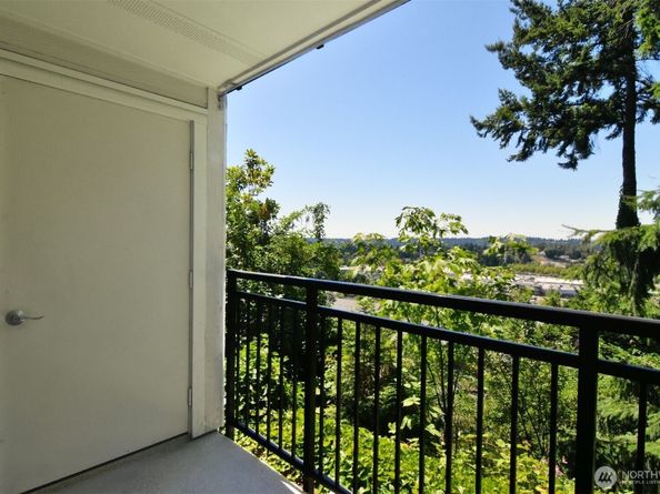 13021 SE 38th Street J8, Bellevue WA 98006
