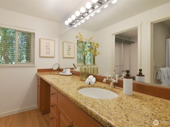 13021 SE 38th Street J8, Bellevue WA 98006