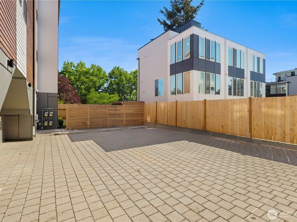5515 B 9th Avenue NW, Seattle WA 98107