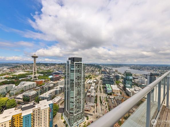 583 Battery Street 1908N, Seattle WA 98121