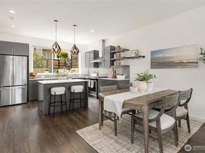 3901 S Cloverdale Street E, Seattle WA 98118