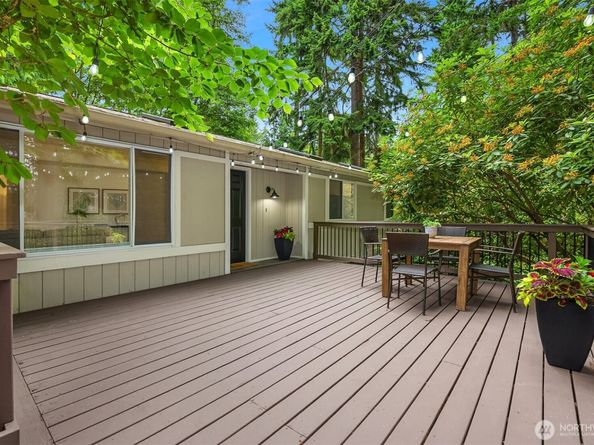 9820 NE Beach Crest Drive, Bainbridge Island WA 98110