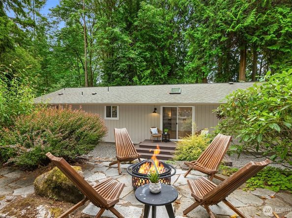 9820 NE Beach Crest Drive, Bainbridge Island WA 98110