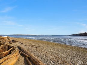 9820 NE Beach Crest Drive, Bainbridge Island WA 98110