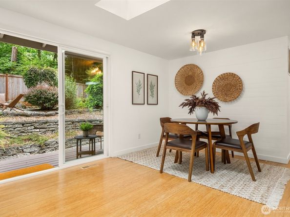 9820 NE Beach Crest Drive, Bainbridge Island WA 98110