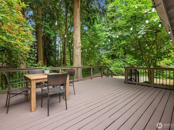 9820 NE Beach Crest Drive, Bainbridge Island WA 98110