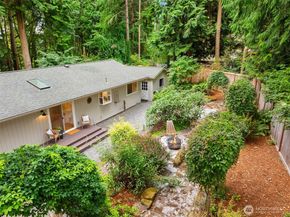 9820 NE Beach Crest Drive, Bainbridge Island WA 98110