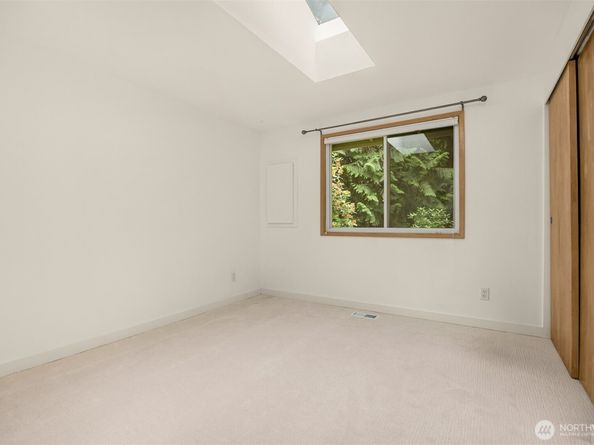 9820 NE Beach Crest Drive, Bainbridge Island WA 98110