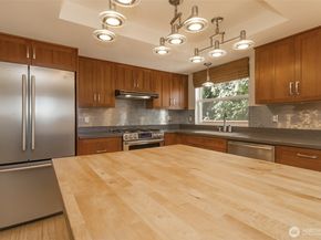 22004 117th Avenue SE, Kent WA 98031
