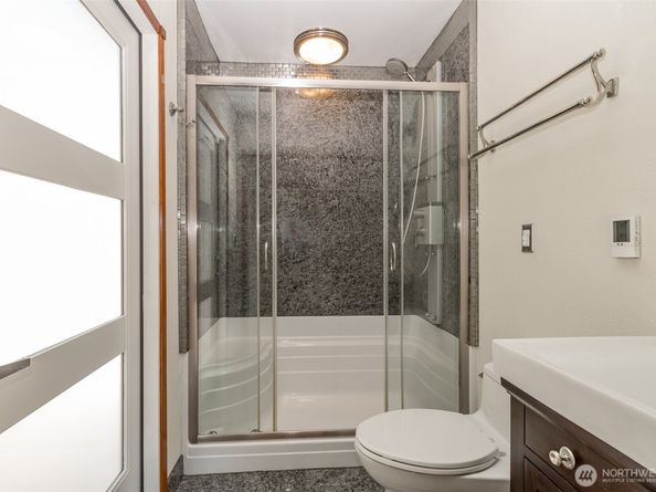 22004 117th Avenue SE, Kent WA 98031