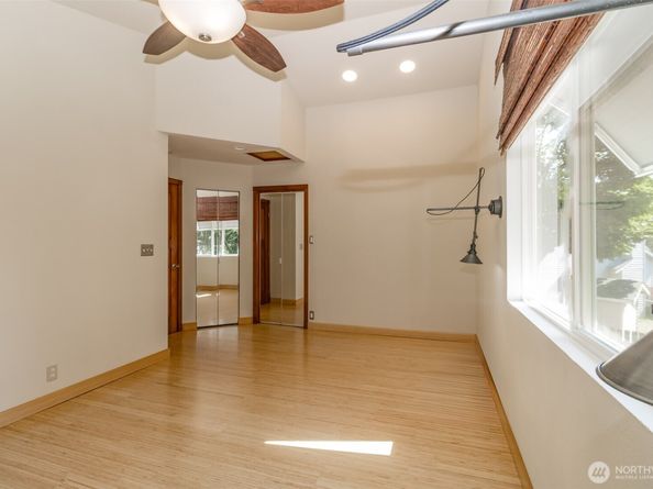 22004 117th Avenue SE, Kent WA 98031