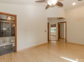 22004 117th Avenue SE, Kent WA 98031