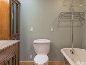 22004 117th Avenue SE, Kent WA 98031