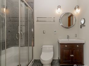 22004 117th Avenue SE, Kent WA 98031