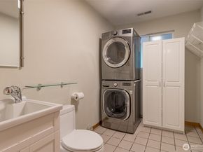 22004 117th Avenue SE, Kent WA 98031
