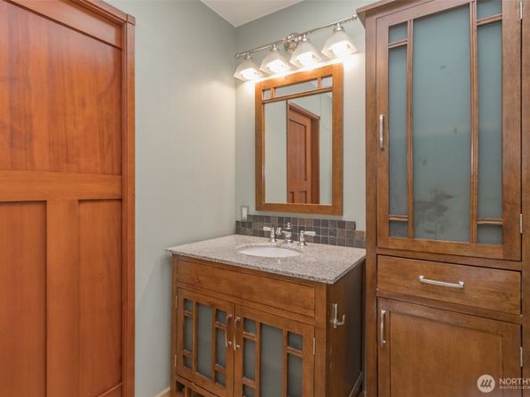 22004 117th Avenue SE, Kent WA 98031