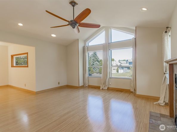 22004 117th Avenue SE, Kent WA 98031