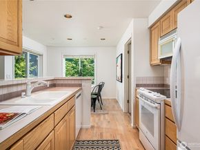 1762 NW 57th Street 201, Seattle WA 98107
