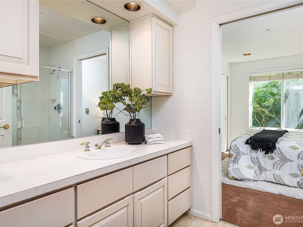 1762 NW 57th Street 201, Seattle WA 98107