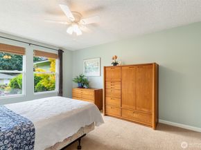 24812 12th Avenue S, Des Moines WA 98198