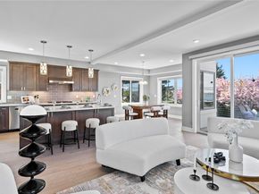 1006 4th Street W, Kirkland WA 98033