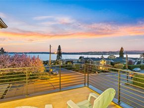 1006 4th Street W, Kirkland WA 98033