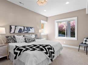 1006 4th Street W, Kirkland WA 98033