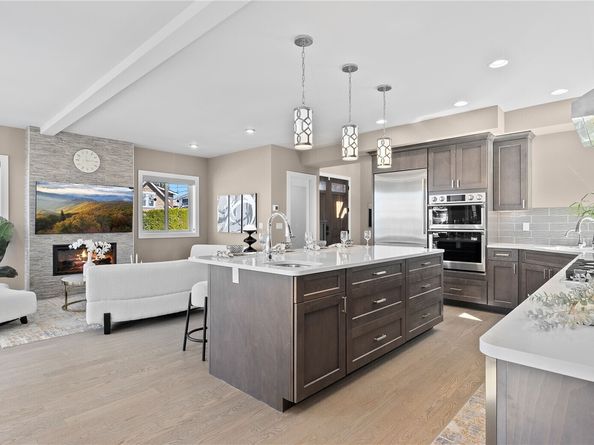 1006 4th Street W, Kirkland WA 98033