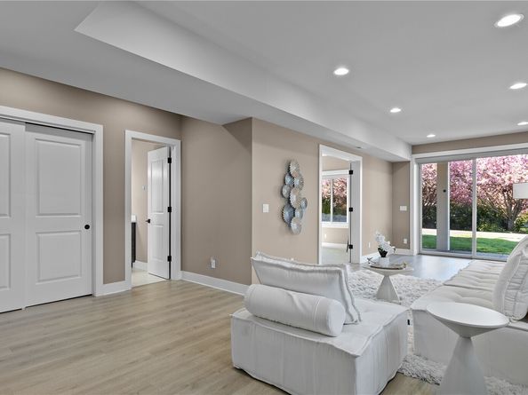 1006 4th Street W, Kirkland WA 98033