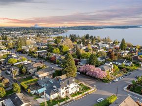 1006 4th Street W, Kirkland WA 98033