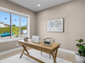 1006 4th Street W, Kirkland WA 98033