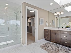 1006 4th Street W, Kirkland WA 98033