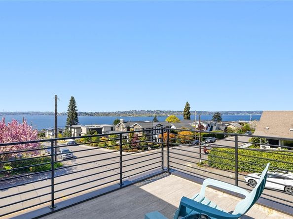 1006 4th Street W, Kirkland WA 98033