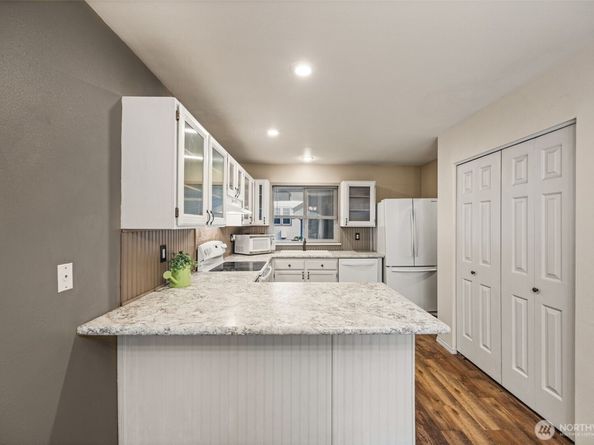23430 100th Ave SE E102, Kent WA 98031