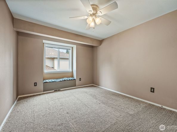 23430 100th Ave SE E102, Kent WA 98031
