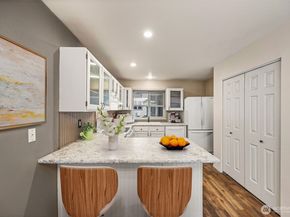23430 100th Ave SE E102, Kent WA 98031