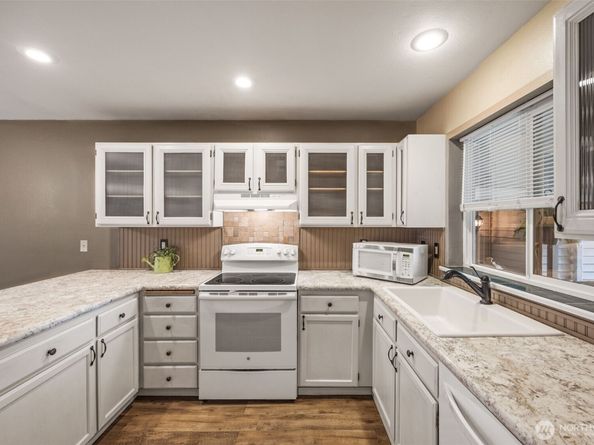 23430 100th Ave SE E102, Kent WA 98031