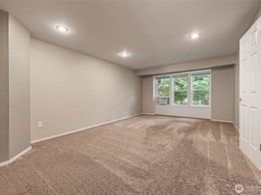 23430 100th Ave SE E102, Kent WA 98031